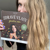 Kniha Zdravé vlasy zevnitř ven #1 bestseller v ČR a na Slovensku, selfie recenze