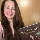 Kniha Zdravé vlasy zevnitř ven #1 bestseller v ČR a na Slovensku, selfie recenze