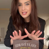 Kniha Zdravé vlasy zevnitř ven #1 bestseller v ČR a na Slovensku, selfie recenze