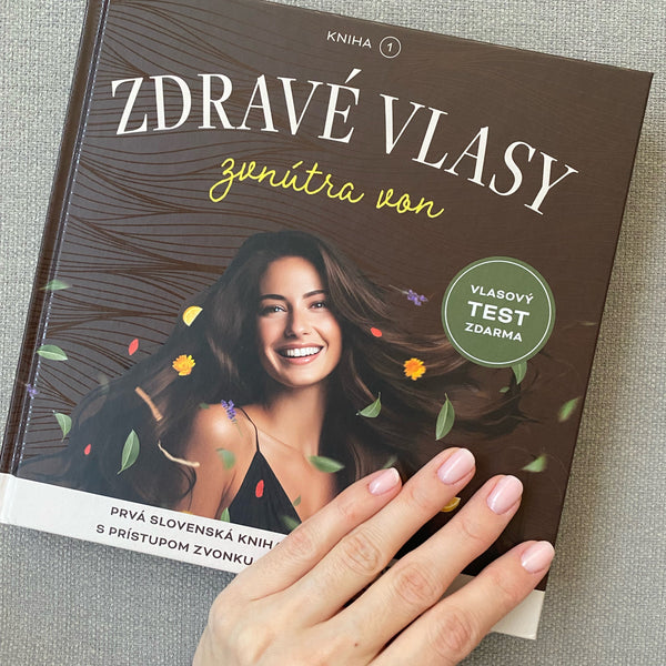 Kniha Zdravé vlasy zevnitř ven #1 bestseller v ČR a na Slovensku, selfie recenze