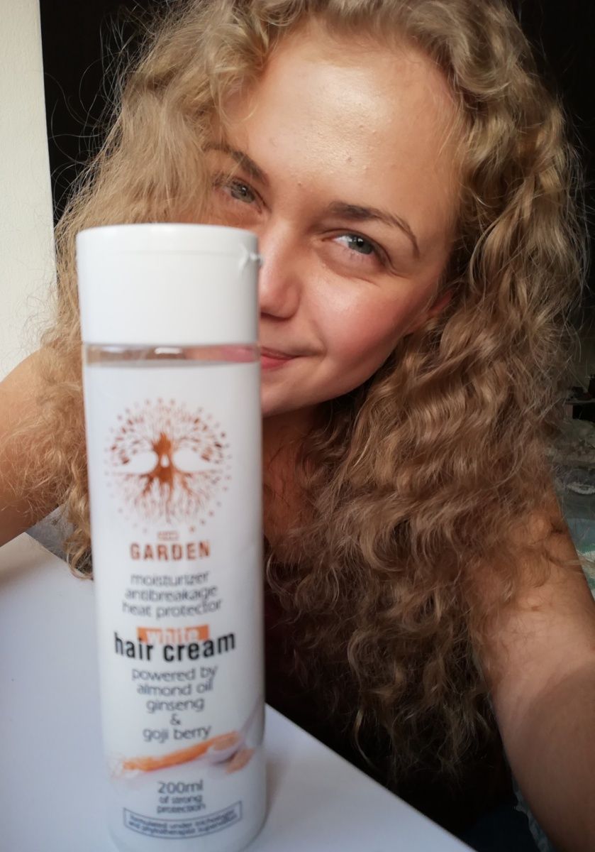 White Hair Cream - ochránce vlasů před žehlením, sluncem, lámáním vlasů a konečků.